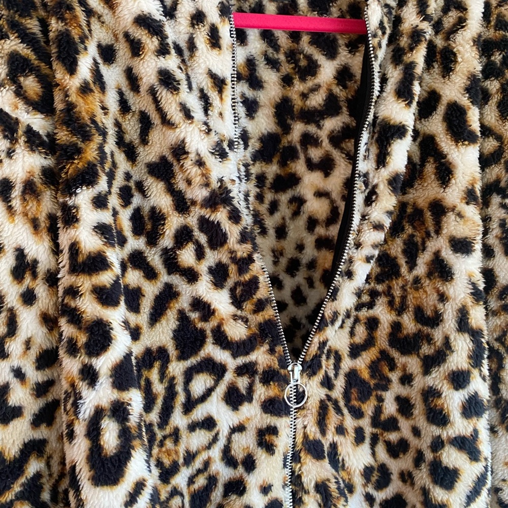 Fluffy jacket - Picture 5 of 9